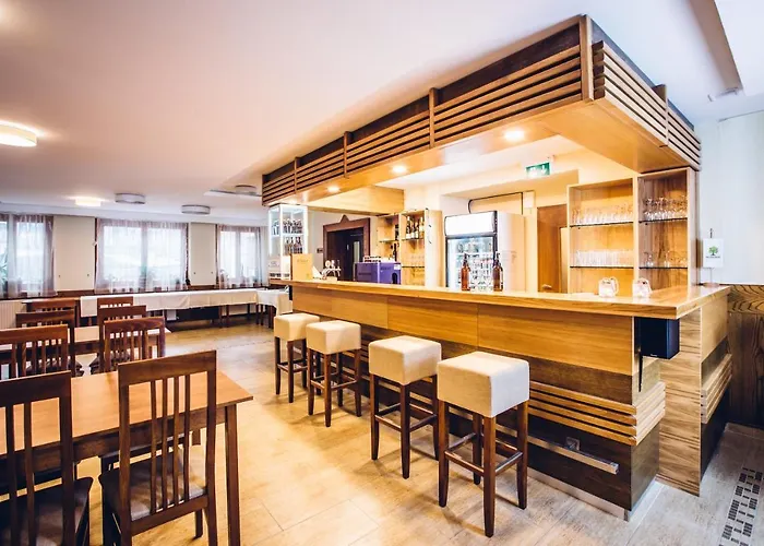 Hotell Koevesteto 3*